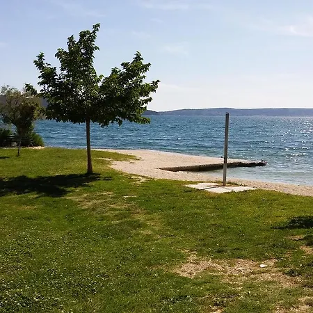 Pensionat With A Parking Space Kastel Sucurac 15115